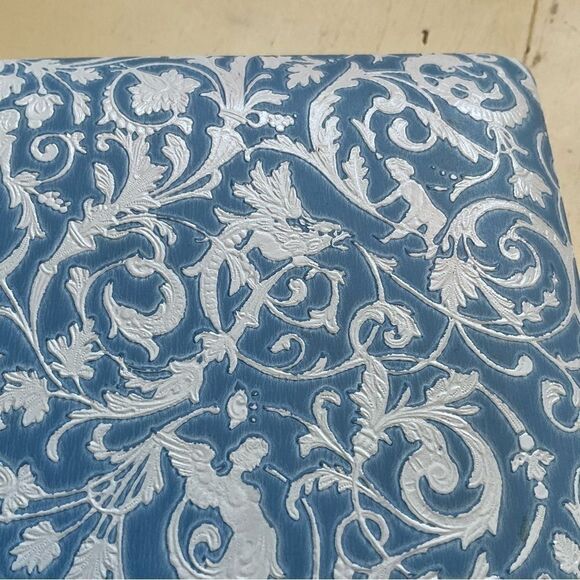 Vintage Mele Blue and White Floral Design Hard Cover Jewelry Case - Picture 4 of 12